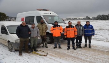 Manisa'da üç avcıyı donmaktan kurtardılar