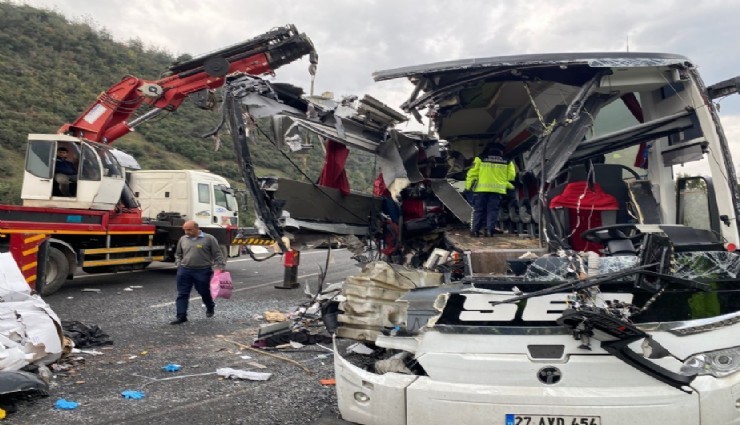 Osmaniye’de yolcu otobüsü tıra çarptı: 7 ölü, çok sayıda yaralı