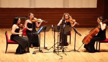 Türk bestecilerinin eserleri ayakta alkışlandı