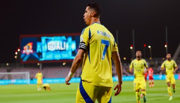 40 yaşındaki Cristiano Ronaldo, kariyerinin 925. golünü attı