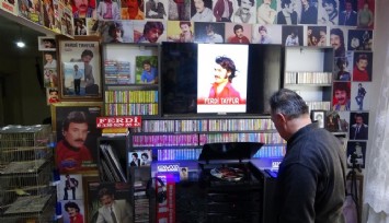 40 yıllık emek, görenler inanamıyor: Kütahyalı taksi şoförünün evi adete Ferdi Tayfur müzesi