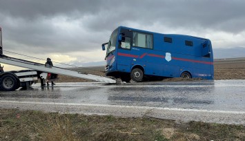 Afyonkarahisar'da cezaevi otobüsü devrildi: yaralananların isimleri belli oldu