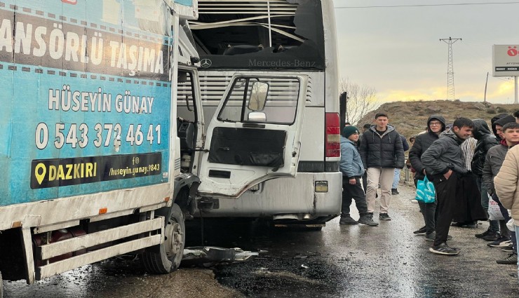 Afyonkarahisar’da otobüs kazası: 1 Ağır 3 yaralı