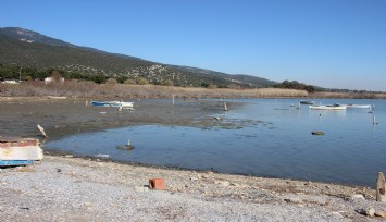 Aydın Karina’da deniz 30 metre çekildi