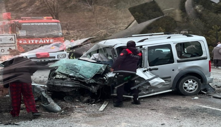 Denizli'de feci kaza: 2 kişi hayatını kaybetti
