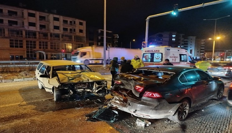 Manisa'da zincirleme kaza: 1 yaralı