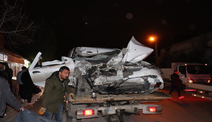 Otomobilini  park etmeye çalışırken kamyonete çarptı: 1 ölü, 4 yaralı