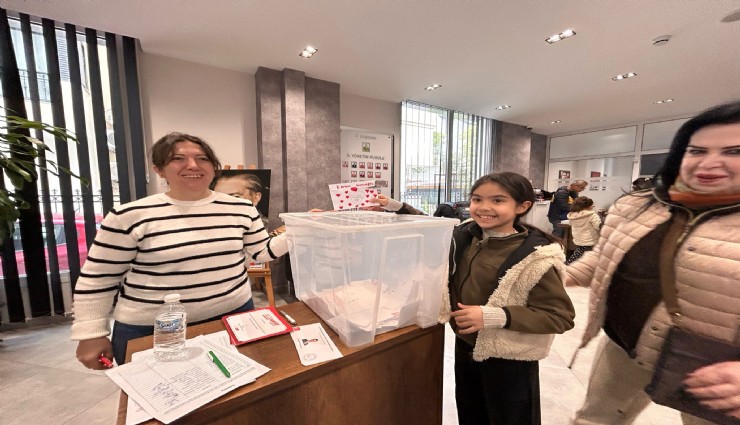 9 yaşındaki Mavi, İmamoğlu’na yazdığı mektubu sandığa attı