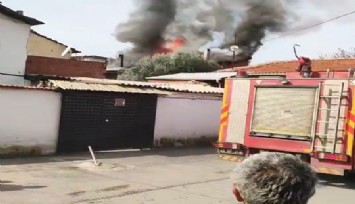 Akhisar'da ev yandı, bir çocuk can verdi