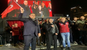 Başkan Tugay Gündoğdu Meydanı’nda açıkladı: İmamoğlu’nun tutuklama kararına imza atmamak için rapor alan hakimler var