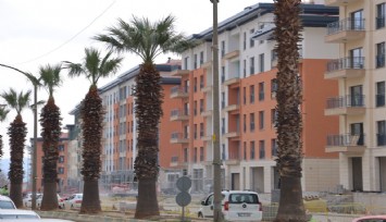 Depremin yıktığı şehrin en işlek caddesi hızla yapılıyor