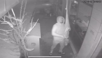 İzmir'de Türk bayrağına çirkin saldırı