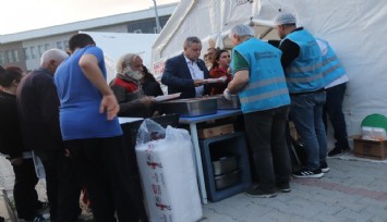 İzmir'de yükümlülerden 2 bin kişiye iftar