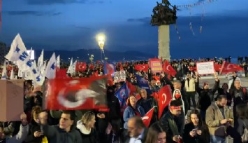 İzmir’den İmamoğlu’na destek devam ediyor: İzmirliler Gündoğdu’da buluştu