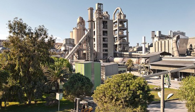 İzmir için mahkemeden kritik karar:''Çimentaş ömrünü doldurana kadar yerinde kalacak''