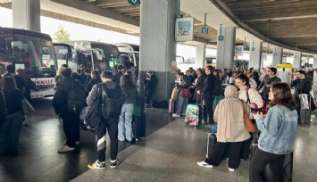 İzmir Otogarı'nda bayram yoğunluğu: Biletler tükendi, seferler yüzde 70 arttırıldı