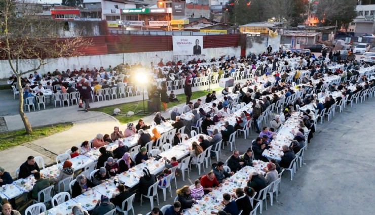 Karabağlar’da Ramazan Sofraları Dayanışmayı Büyütüyor
