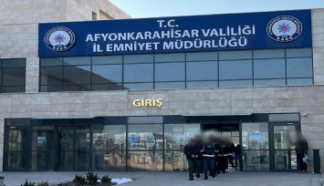 Kendilerini kamu görevlisi gibi tanıtıp 5 milyon TL’lik vurgun yapan 10 kişi tutuklandı