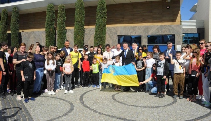 Savaş mağduru Ukraynalı çocuklar Çeşme'de
