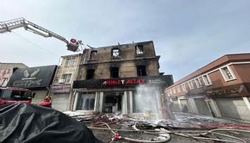Tarihi Kemeraltı Çarşısı'nda korkutan yangın