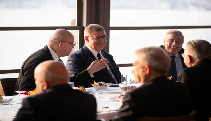 Başkan Tugay: Tüm engellemelere rağmen İzmir aslanlar gibi burada duruyor'