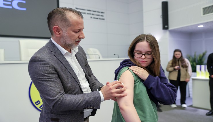 Buca’da üniversite öğrencilerine ücretsiz diyabet sensörü