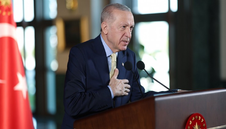 Cumhurbaşkanı Erdoğan: 'Muhalefet sahte gündemle oyalanırken, biz ülkemizi büyütmeyi sürdüreceğiz'