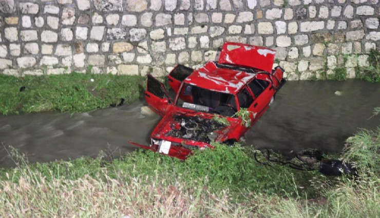 Denizli'de babasından kaçırdığı arabayla dereye uçtu