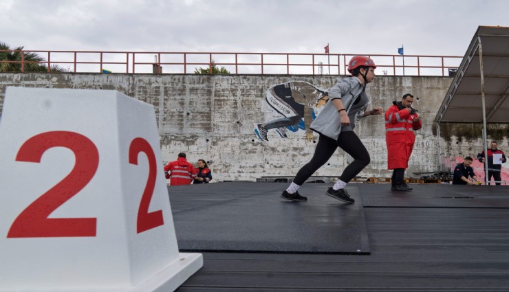 İtfaiyeci olmak için ter döküyorlar