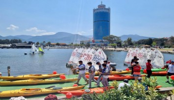 İzmir Büyükşehir Belediyesi çocukları Su Sporları Şenliği’nde buluşturdu