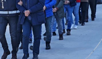 İzmir'de FETÖ operasyonu: 31 gözaltı