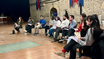 İzmirli gençler 'Duygusal Okuryazarlık Atölyesi' ile farkındalık kazandı