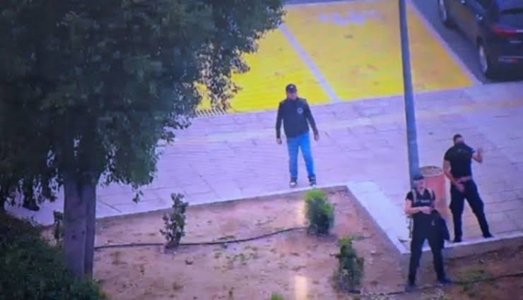 Terör örgütü EOKA destekçisi Rumlardan, Kıbrıs Türklerine taşlı saldırı