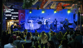 19 Mayıs Gençlik Festivali Küçükpark’ta başladı