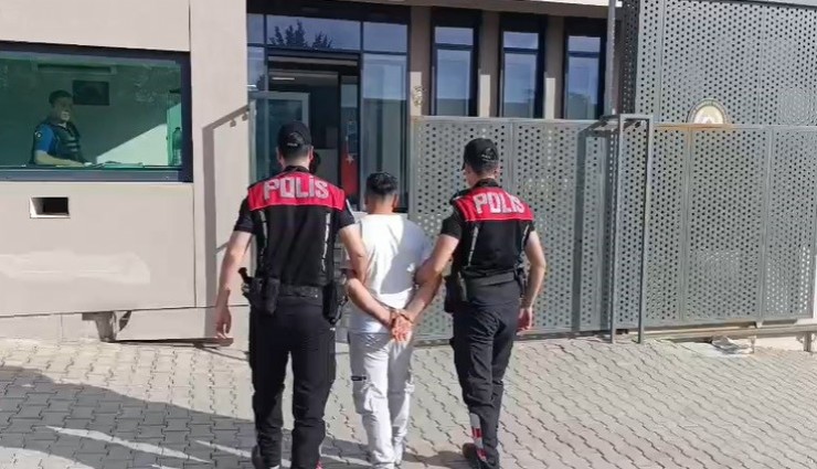 21 yıl hapisle aranan şahıs İzmir'de yunuslardan kaçamadı
