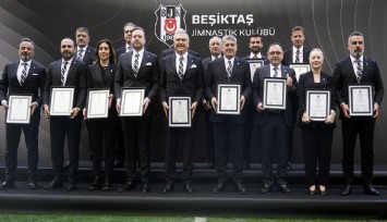 Beşiktaş’ta Başkan Serdal Adalı ve yönetimi, mazbatalarını aldı