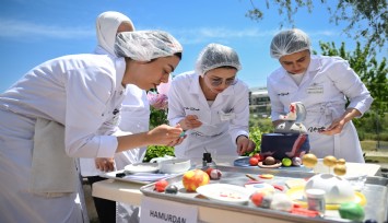 Bornova’da tatlı rekabet