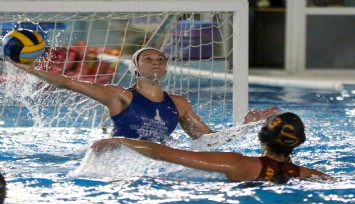 Büyükşehir sutopunda kupa yolunda