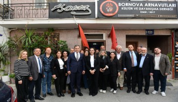 Deniz Yücel ve Başkan Eşki Bornova Arnavutları Derneği’nde hukuksuzluklara karşı dayanışma mesajları