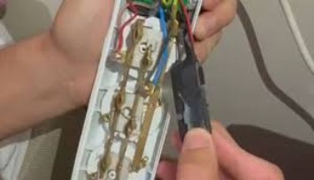 Denizli'de kiralık evde gizli kamera skandalı: Prize gizlemişler