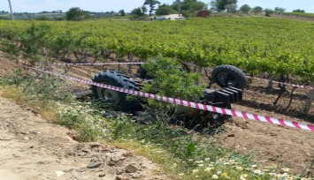 Denizli'de traktör kazası: Üzüm bağlarına uçan çiftçi hayatını kaybetti