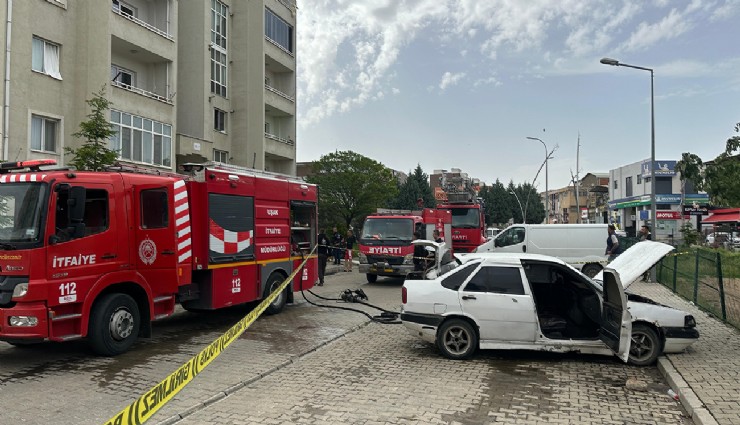 Evli çift kavga etti: Kadın emniyette ifade verirken, kocası evi ve arabaları yaktı