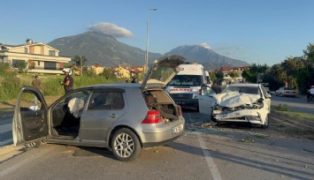 Fethiye’de feci kaza: Karşı şeride geçen otomobil can aldı