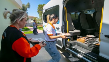 Güzelbahçe Belediyesi, Taziye evlerine yemek hizmetine başladı