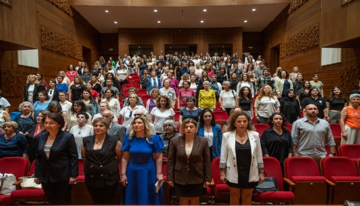 Hemşireler ile hemşire adayları bir araya geldi