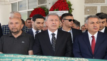 Hulusi Akar'ın acı günü: Kayınvalidesi İzmir'de toprağa verildi