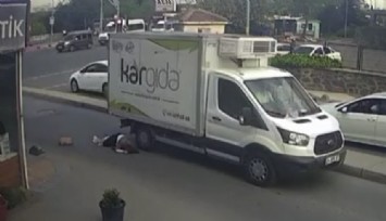 İstanbul'da karşıdan karşıya geçmek isteyen kadının üzerinden kamyonet geçti