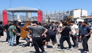 İzmir'de CHP mitingi için kurulan vinç devrildi: Yaralılar var