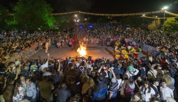 İzmir'de çoşkulu kutlama: Hıdırellez ateşi Kültürpark’tan yükseldi