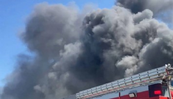 İzmir'de sandalye fabrikasında yangın